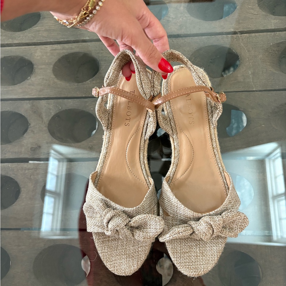 Talbots Beige Textured Bow Sandals